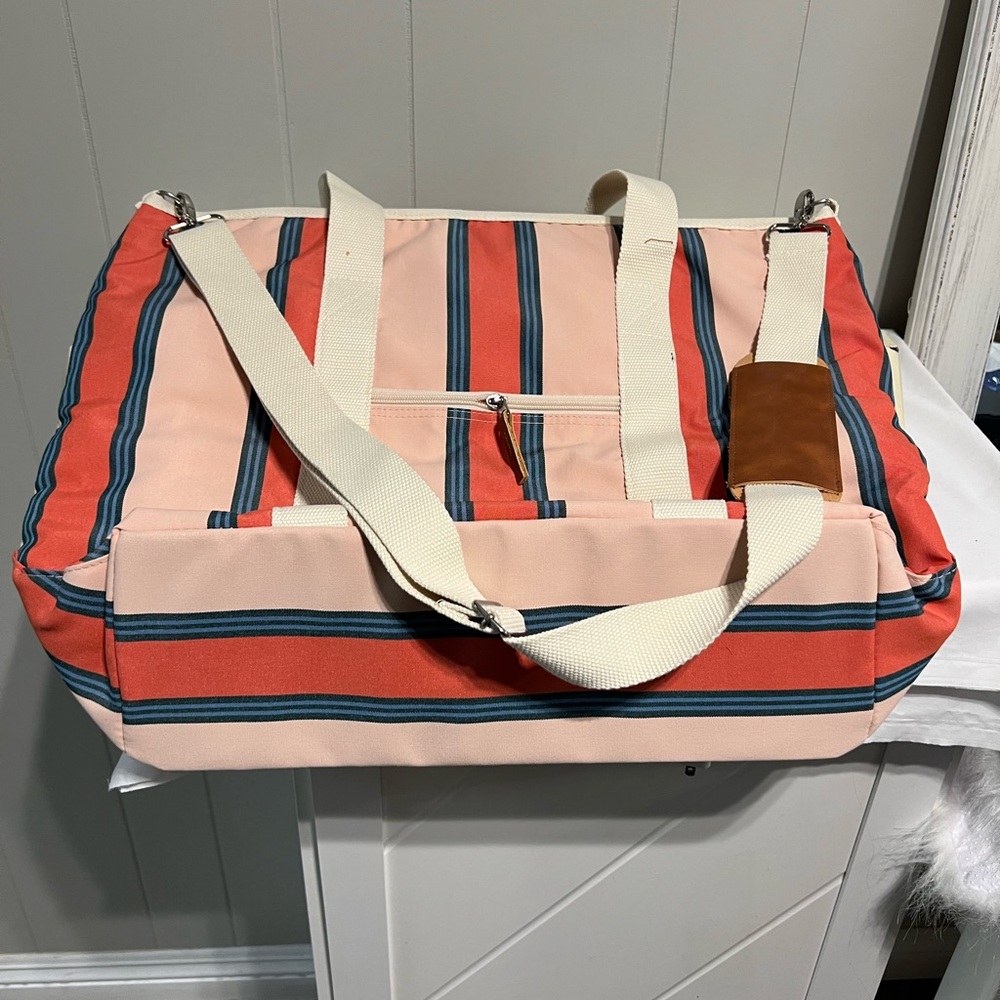 BUSINESS & PLEASURE CO.
COOLER TOTE BAG - Picture 5 of 8